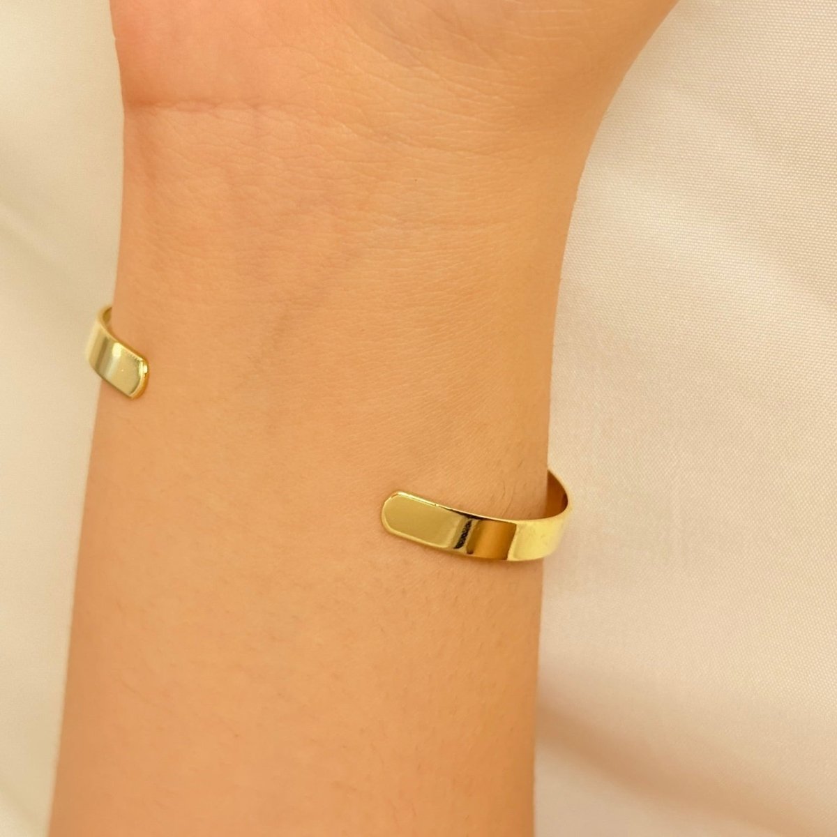 Esclava lisa gruesa - Joyería Saviér